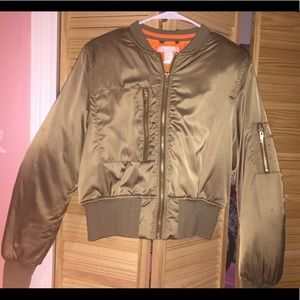 Trendy olive green winter jacket from H&M